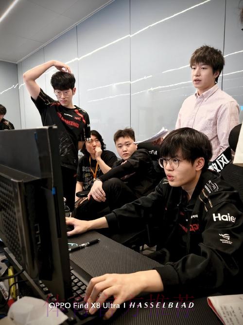 LPL官方发布JDG赛后返图：信念为舟，扬帆直前行！